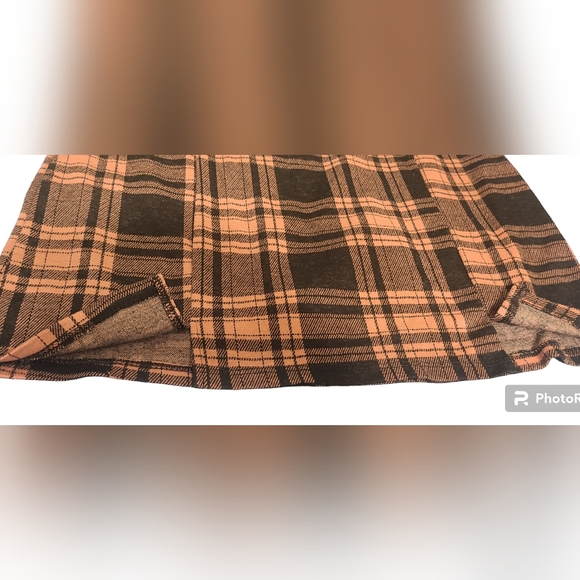 Short skirt - Picture 3 of 4